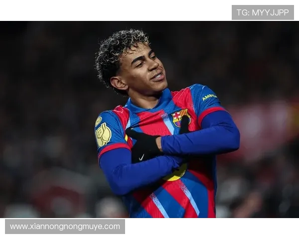 巴萨官方宣布拉什福德因左膝不适缺席国王杯首回合对阵马竞