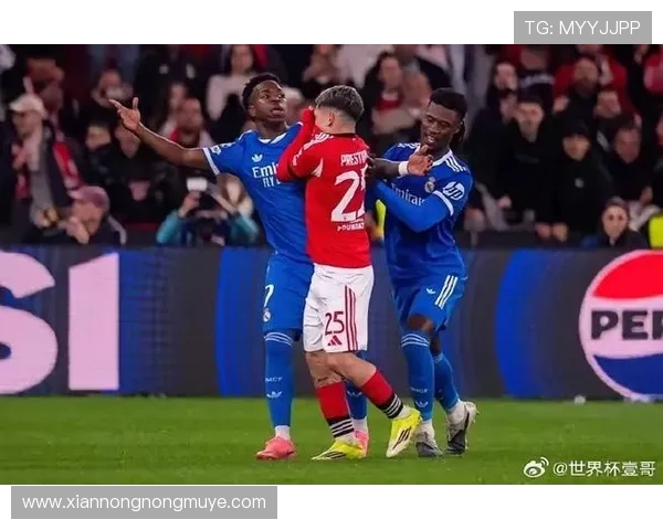 本菲卡对球迷模仿猴子跳舞事件展开调查或将面临开除会员籍处分